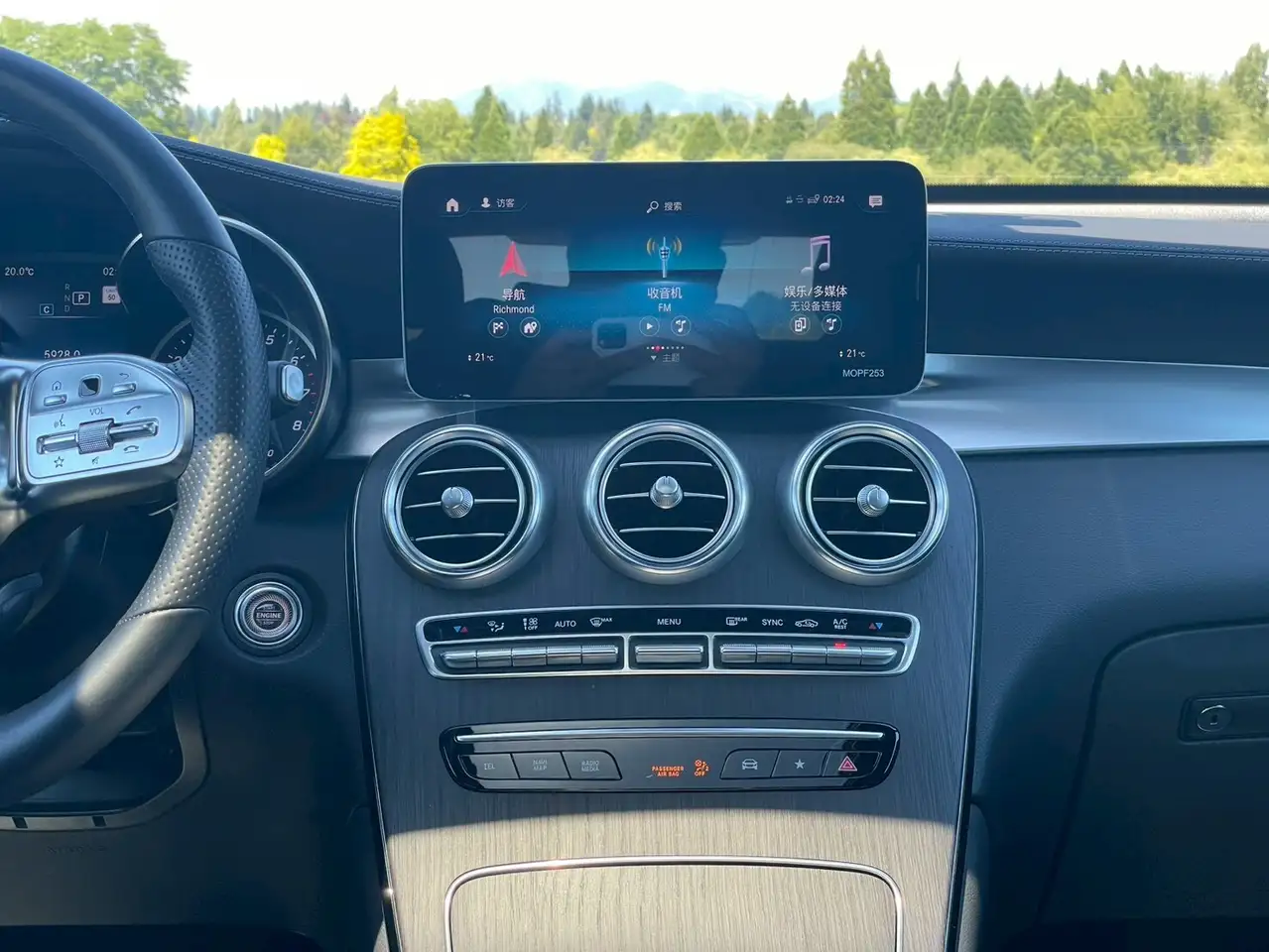 Mercedes-Benz GLC - Image 27