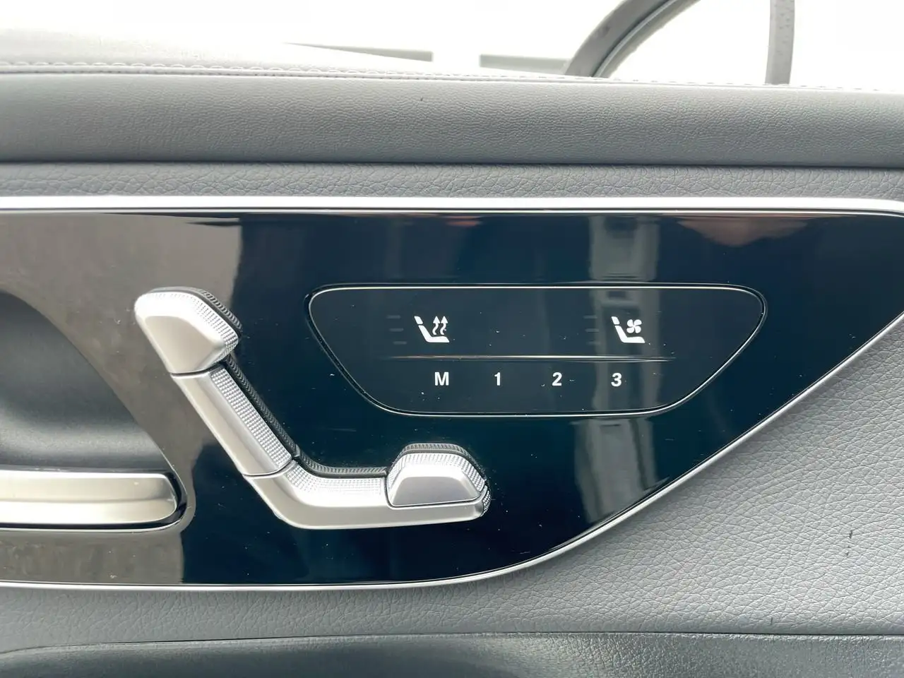 Mercedes-Benz GLC - Image 20