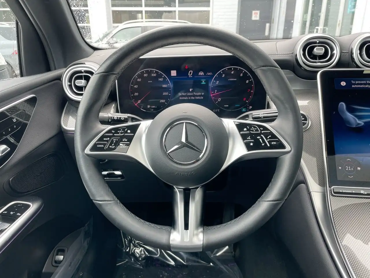 Mercedes-Benz GLC - Image 22