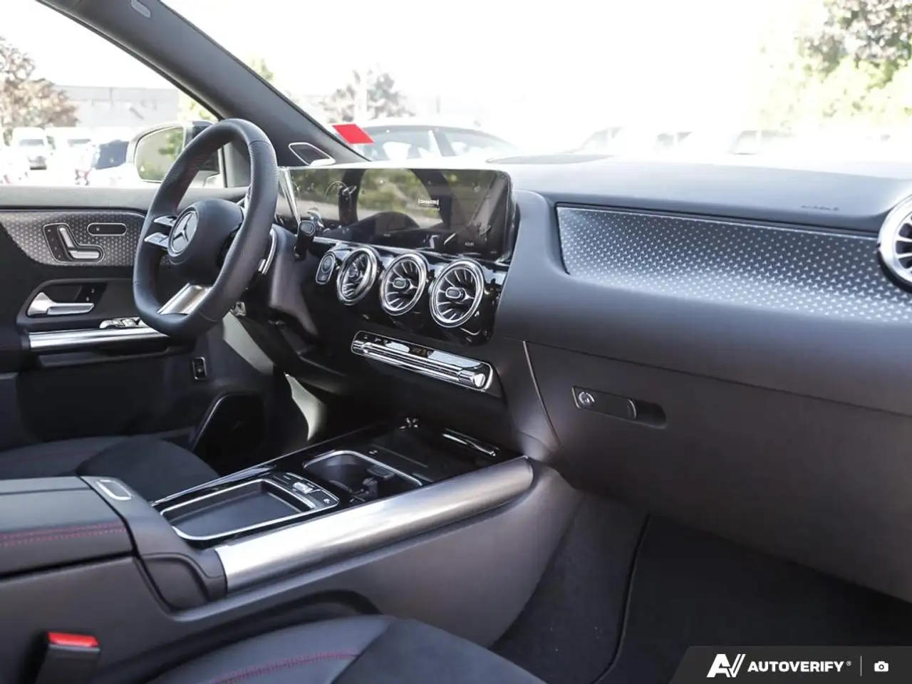 Mercedes-Benz GLA - Image 23