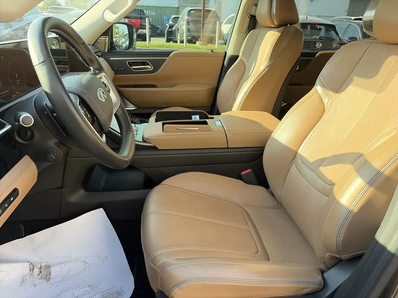 Infiniti QX80 - Image 19