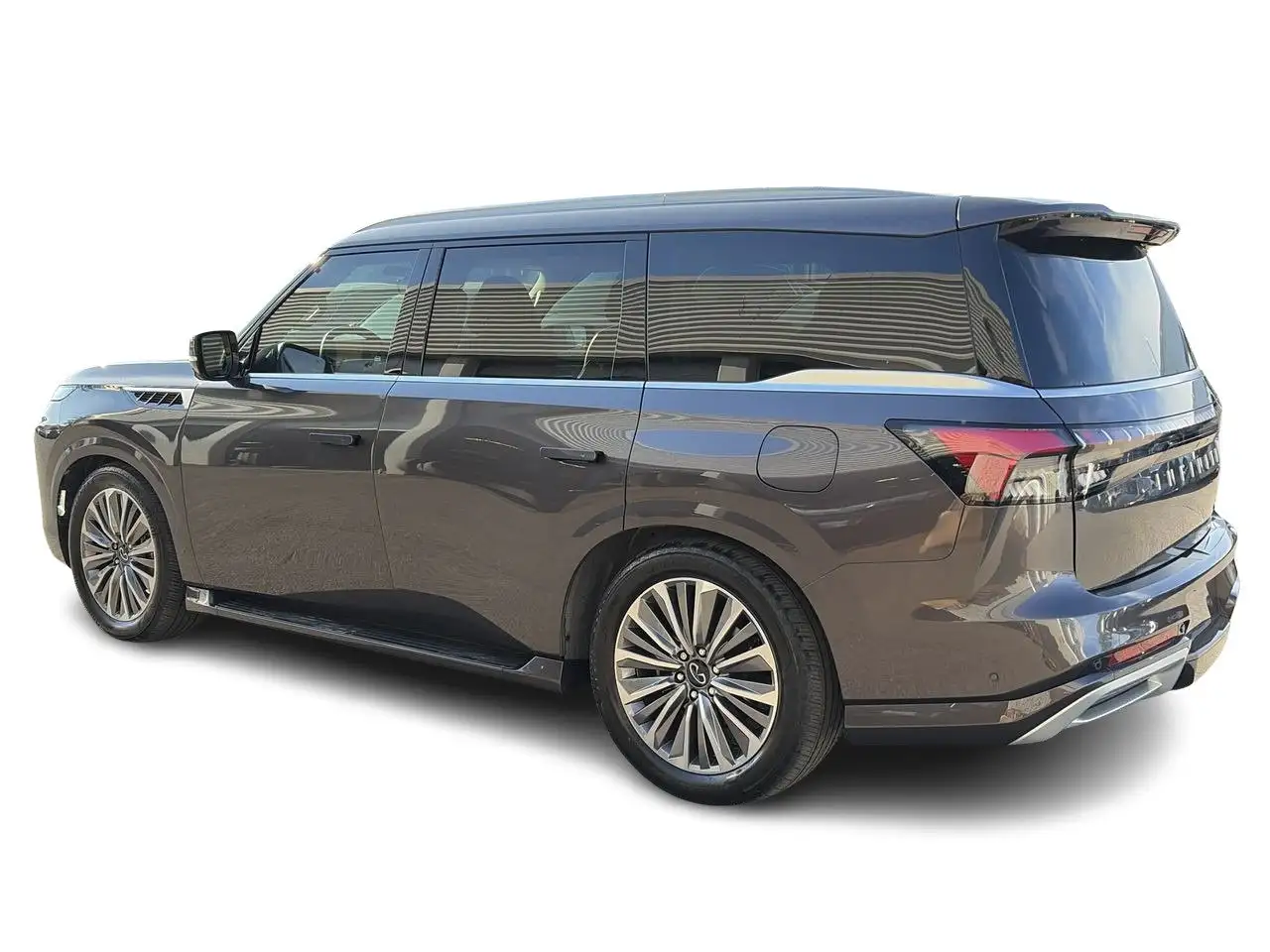 Infiniti QX80 - Image 9