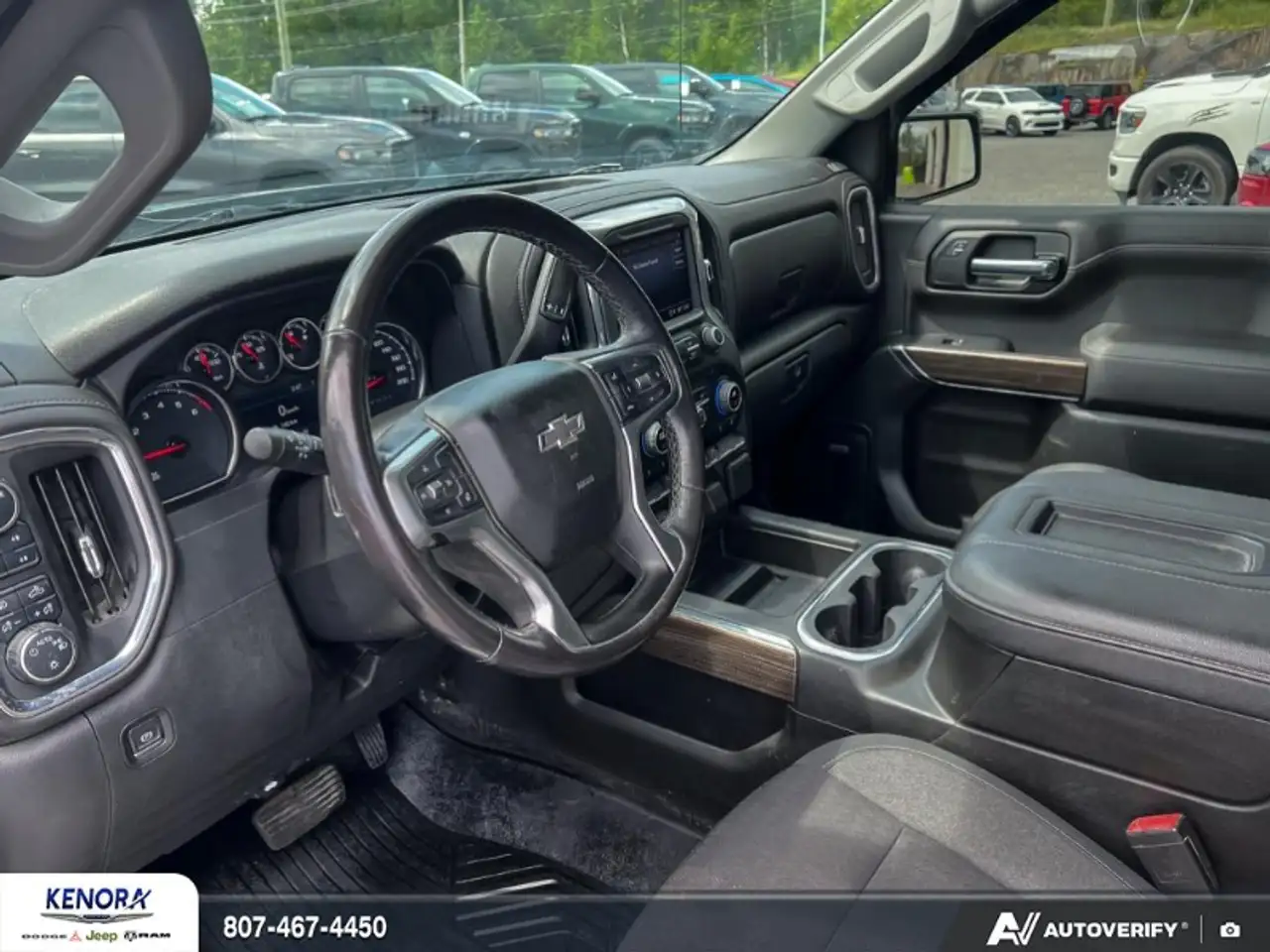 Chevrolet Silverado 1500 - Image 13