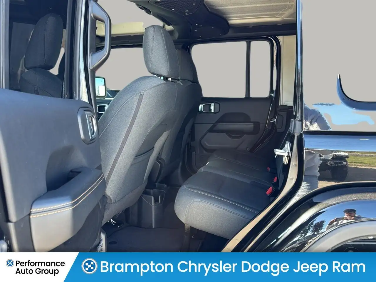 Jeep Wrangler - Image 13