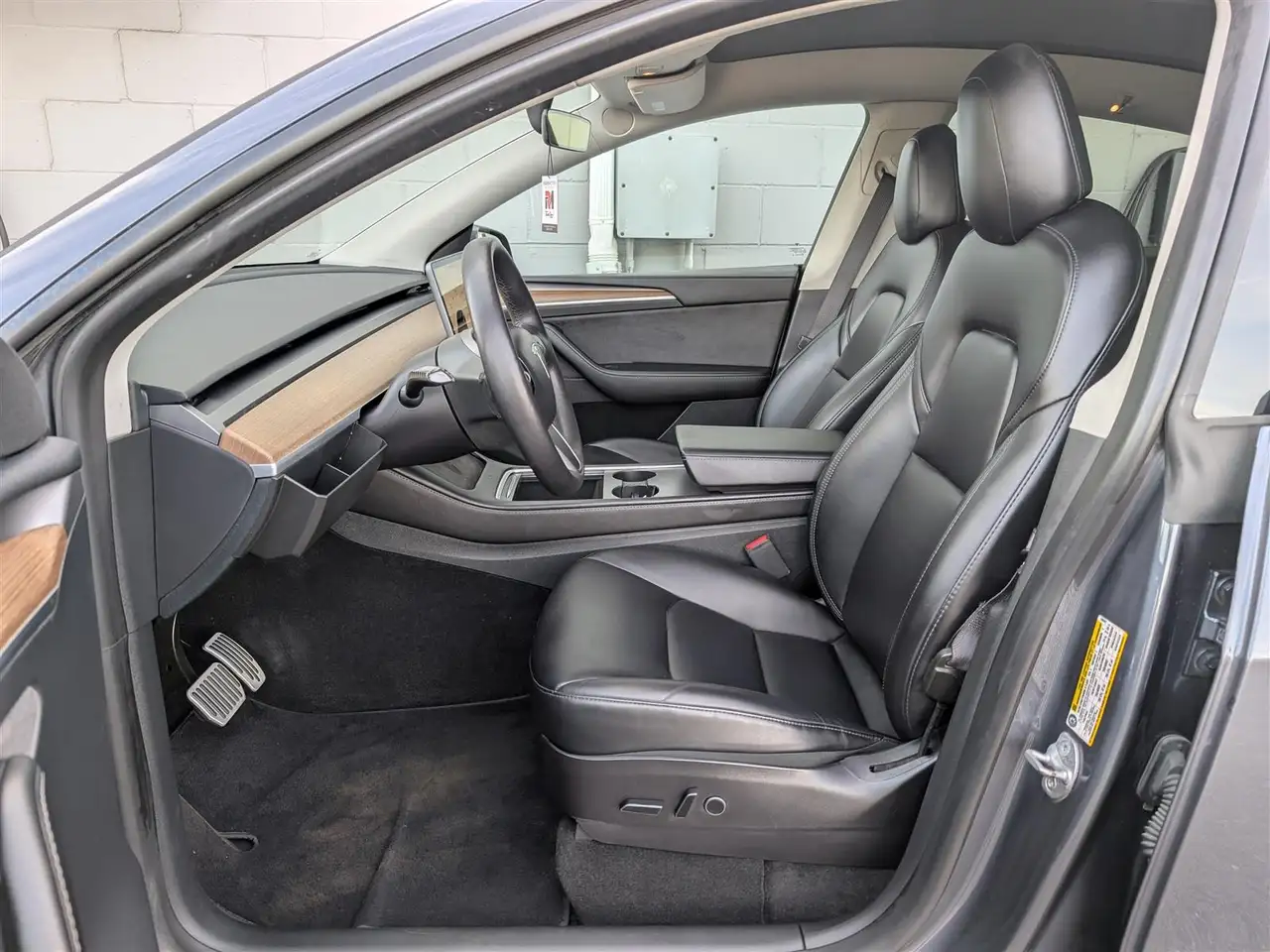 Tesla Model Y - Image 10