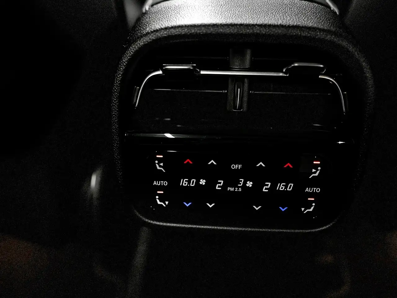 Mercedes-Benz E-Class - Image 20