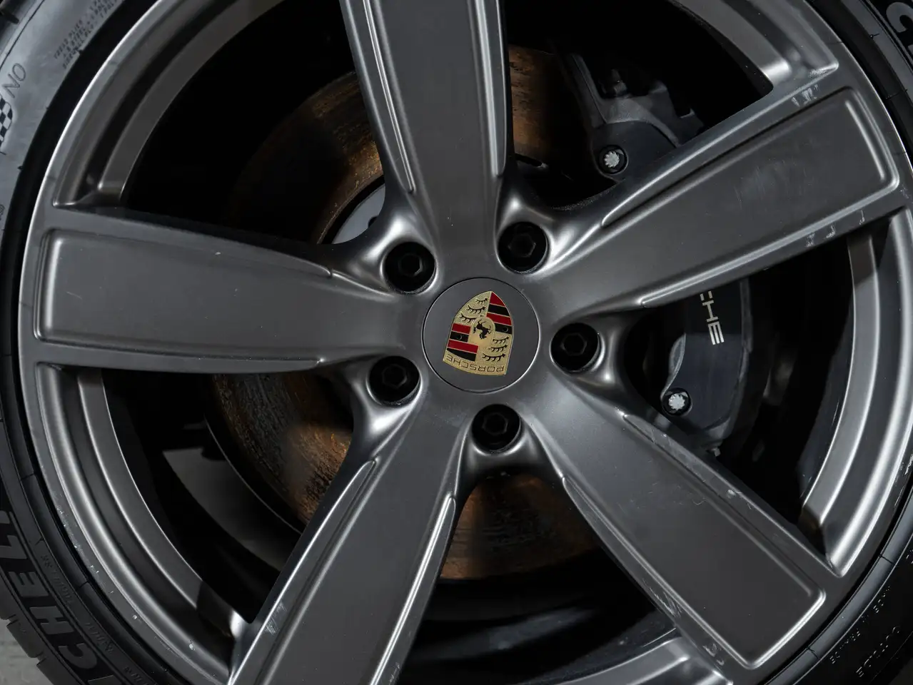 Porsche Cayenne - Image 14