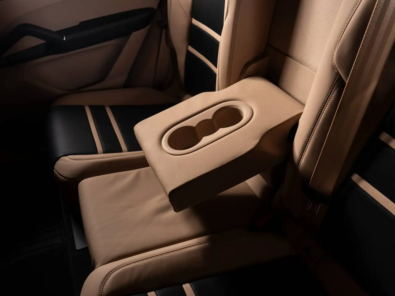 Porsche Cayenne - Image 24