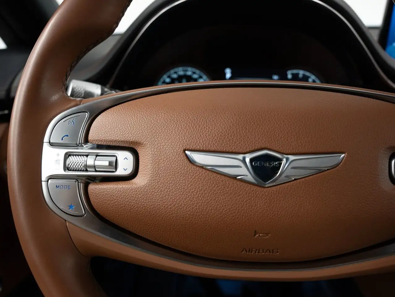 Genesis GV70 - Image 16