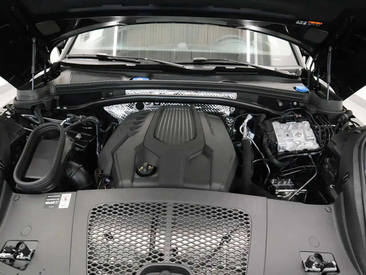 Porsche Macan - Image 30