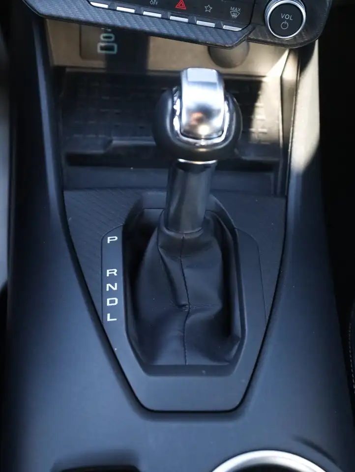 Ford Mustang - Image 18