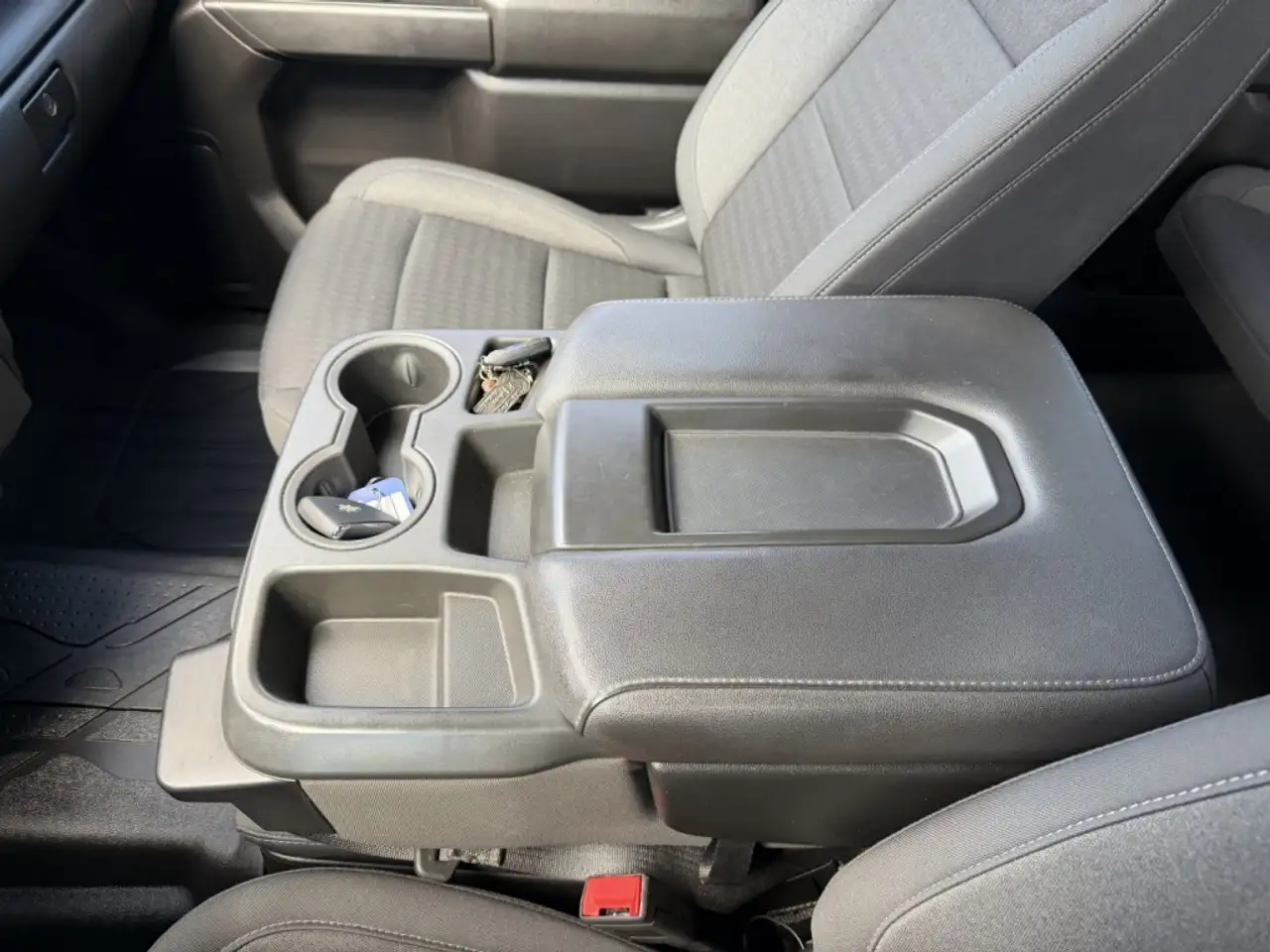 Chevrolet Silverado 1500 - Image 29
