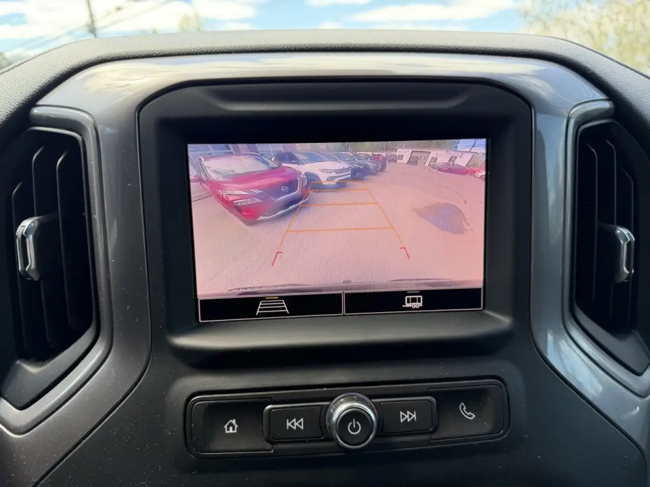 Chevrolet Silverado 1500 - Image 27