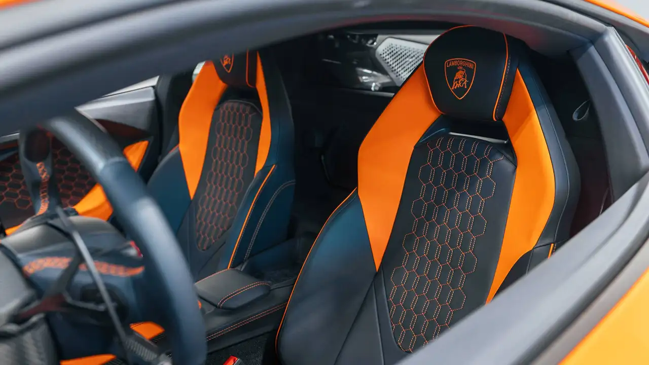 Lamborghini Revuelto - Image 4