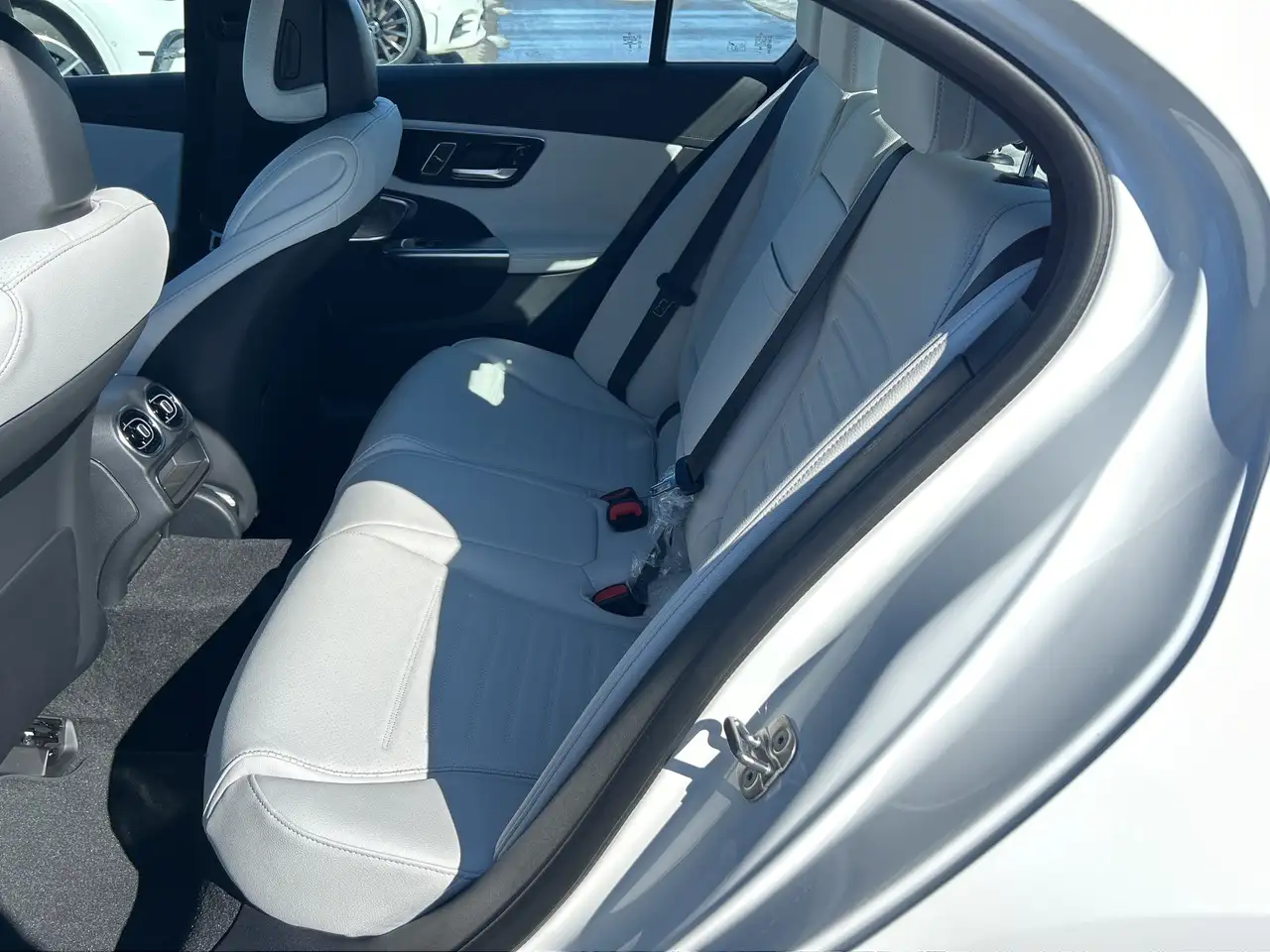 Mercedes-Benz C-Class - Image 12