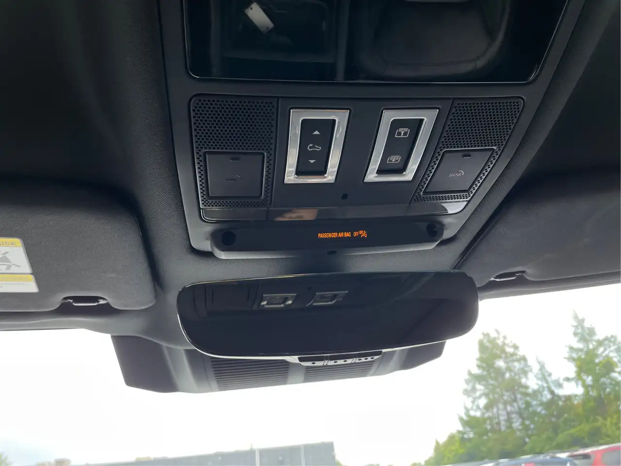 Land Rover Defender - Image 19
