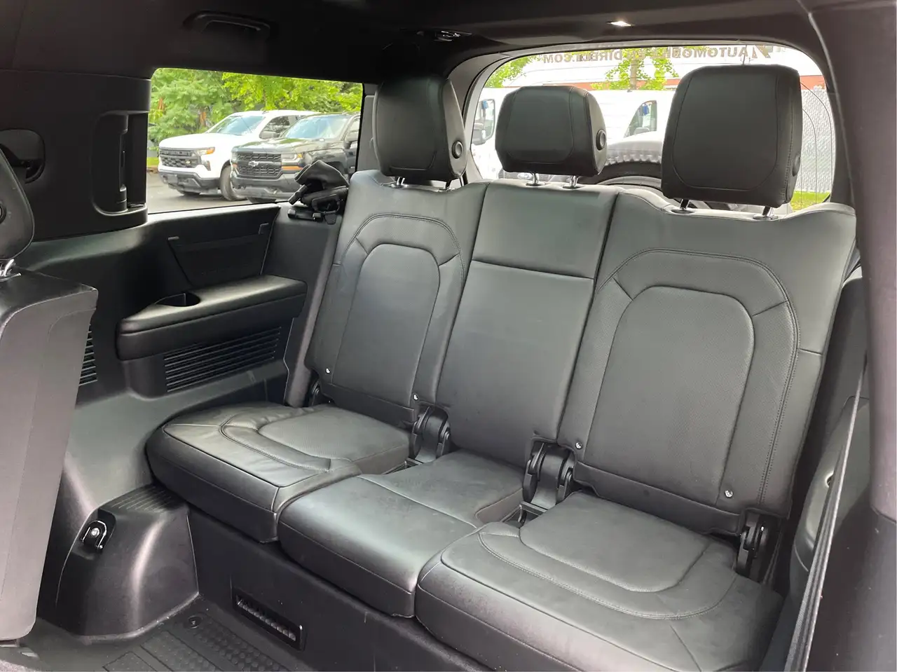 Land Rover Defender - Image 30