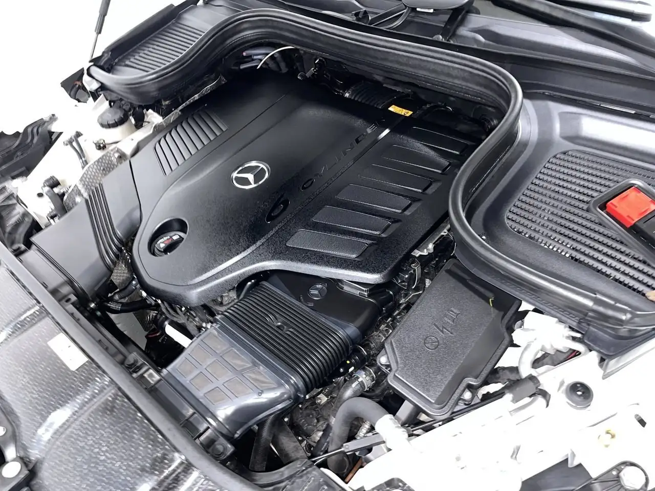 Mercedes-Benz GLE - Image 35