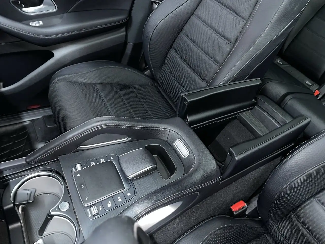 Mercedes-Benz GLE - Image 29