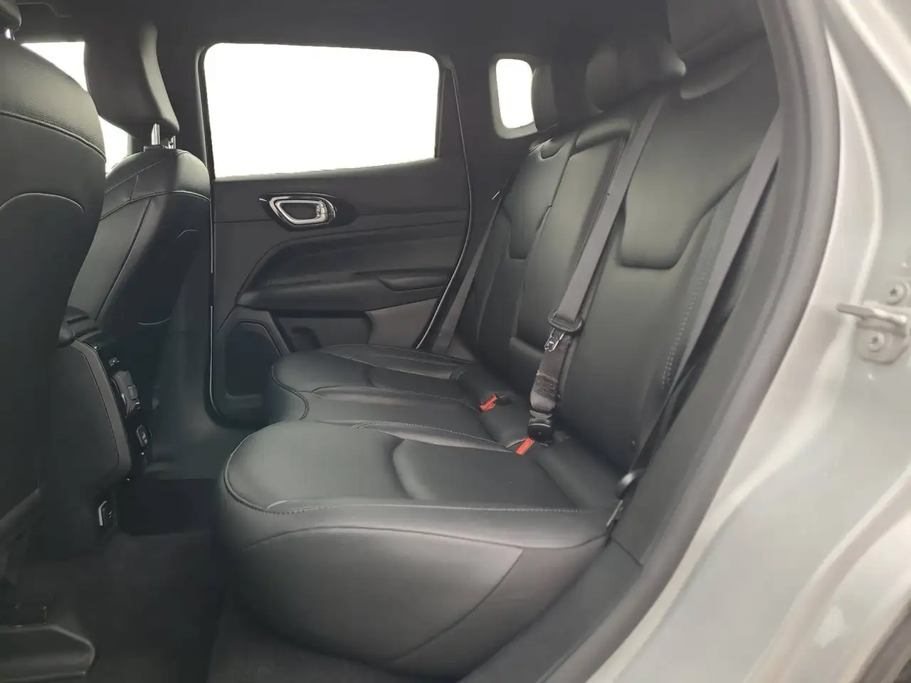 Jeep Compass - Image 15