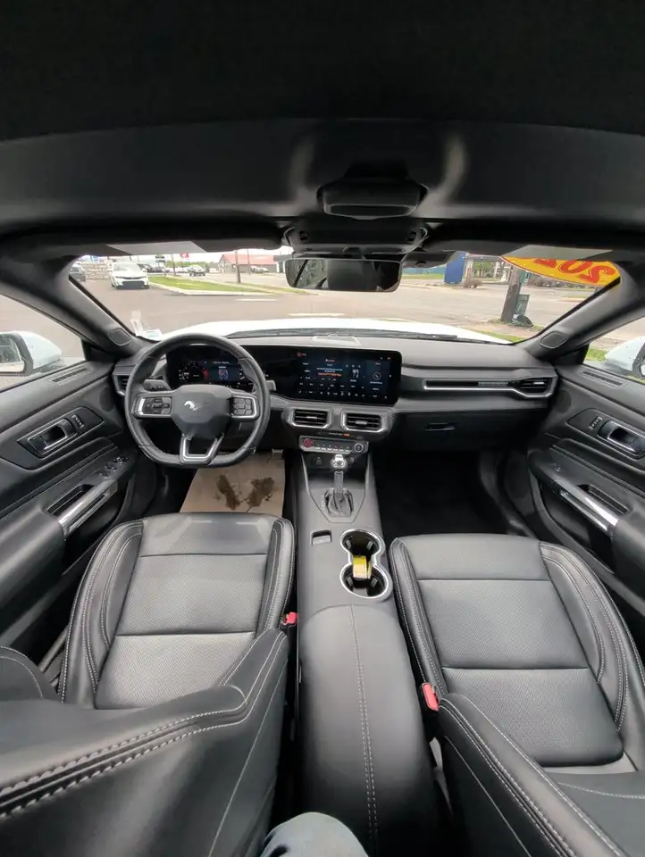 Ford Mustang - Image 11