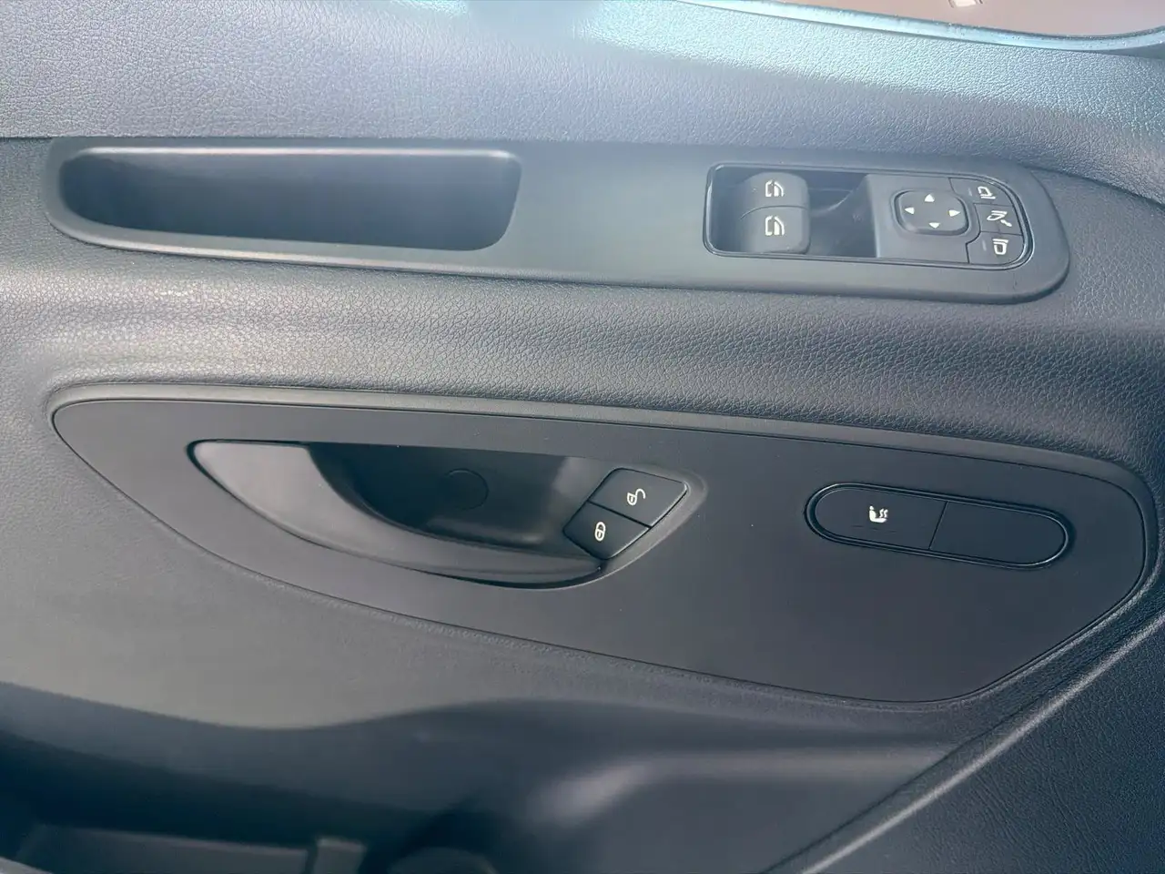 Mercedes-Benz Sprinter - Image 21