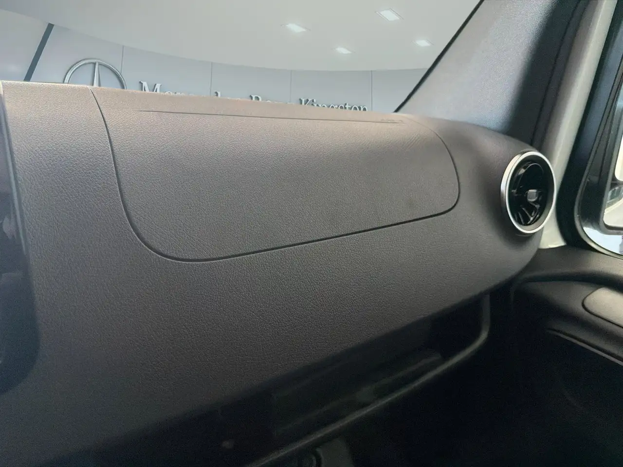 Mercedes-Benz Sprinter - Image 18