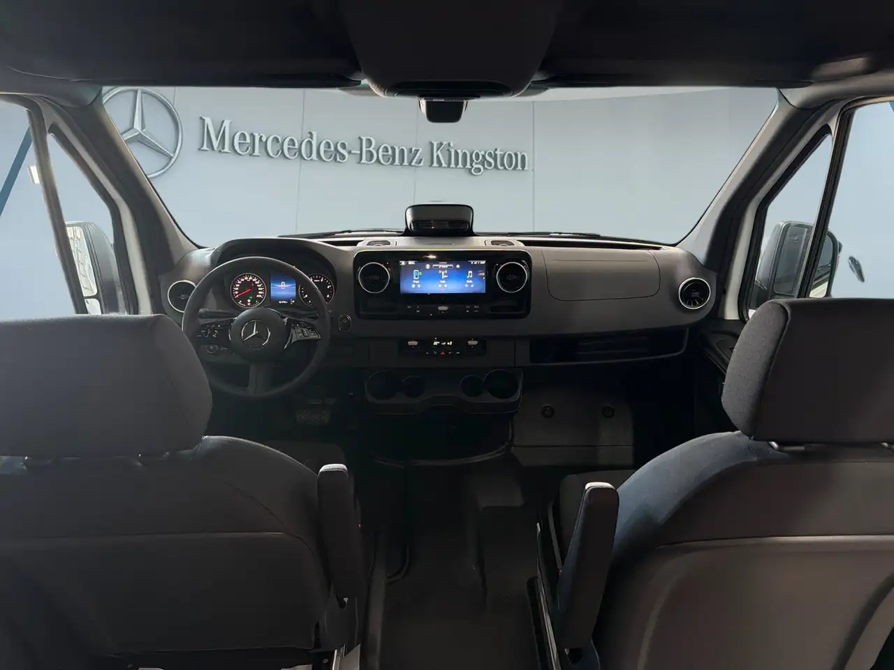 Mercedes-Benz Sprinter - Image 26