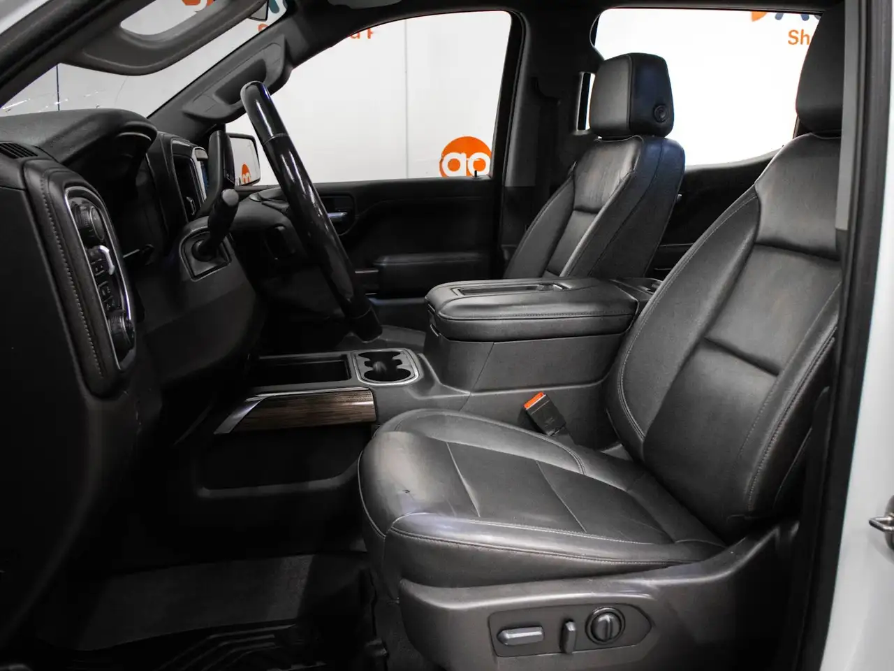 Chevrolet Silverado 1500 - Image 11