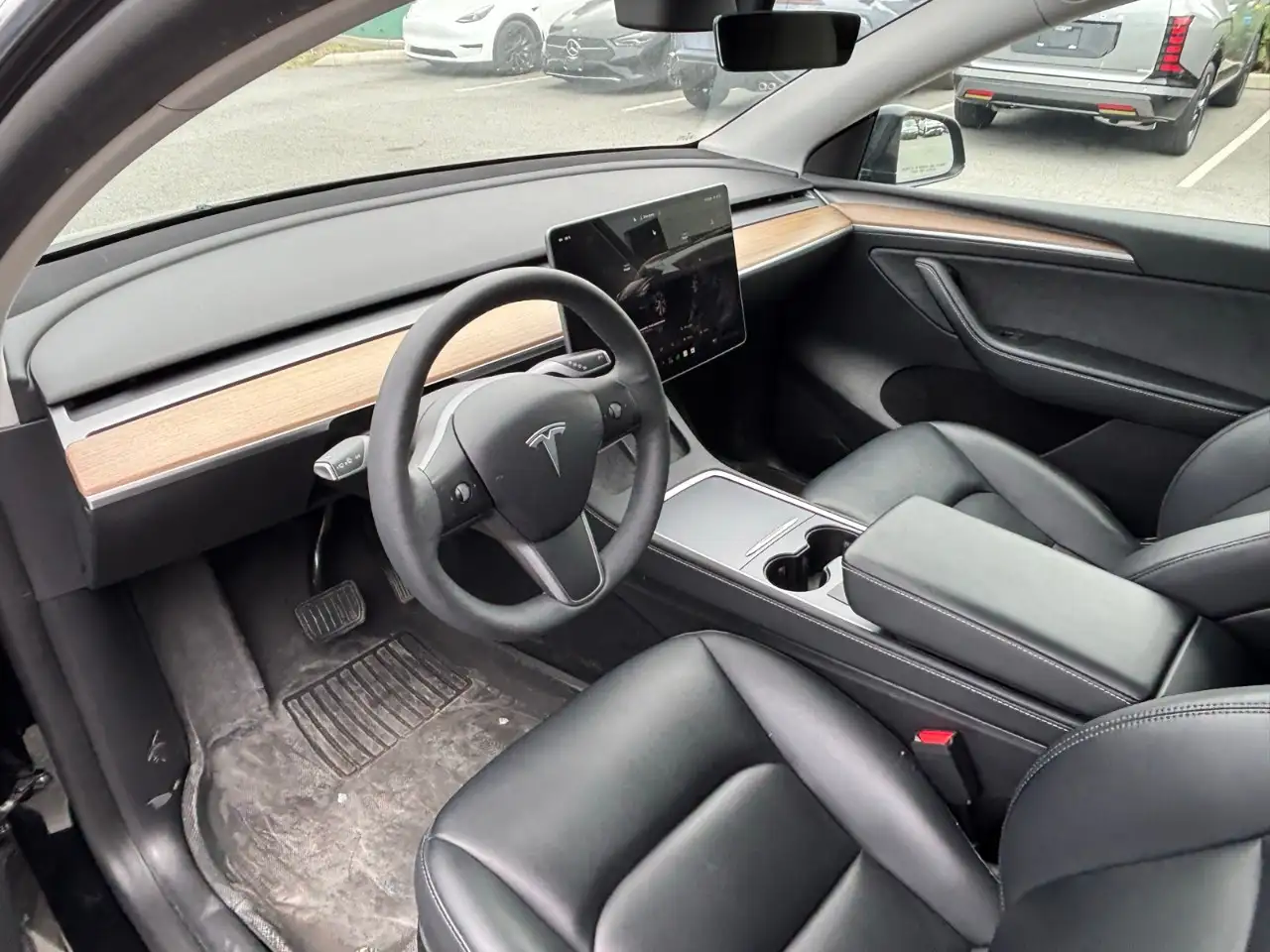 Tesla Model Y - Image 12