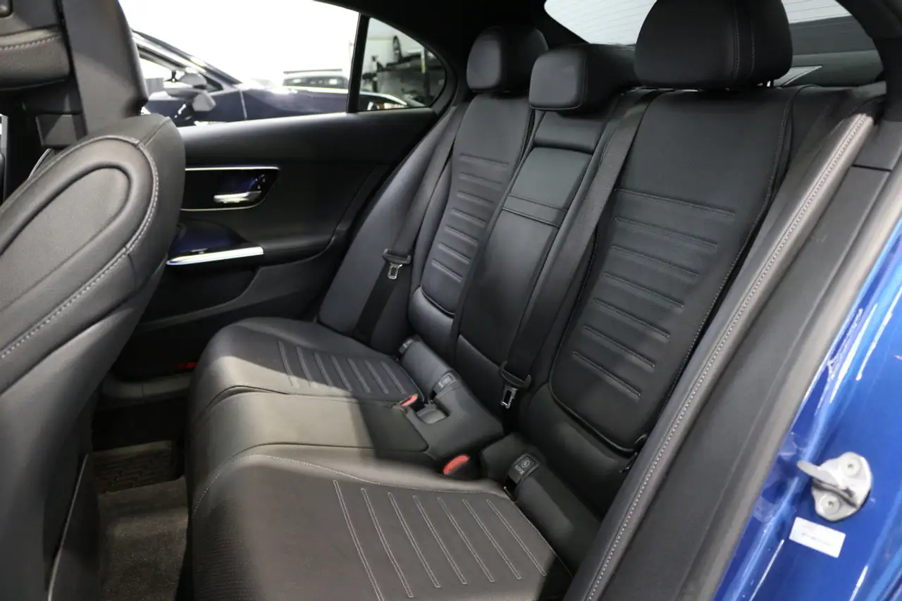 Mercedes-Benz C-Class - Image 19