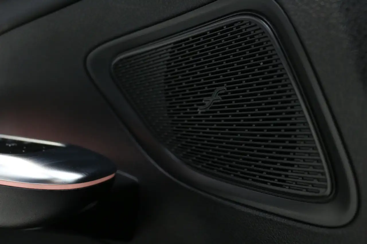 Mercedes-Benz C-Class - Image 26