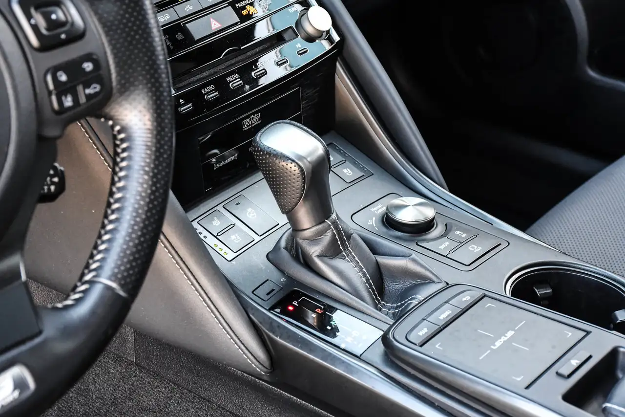 Lexus IS - Image 27