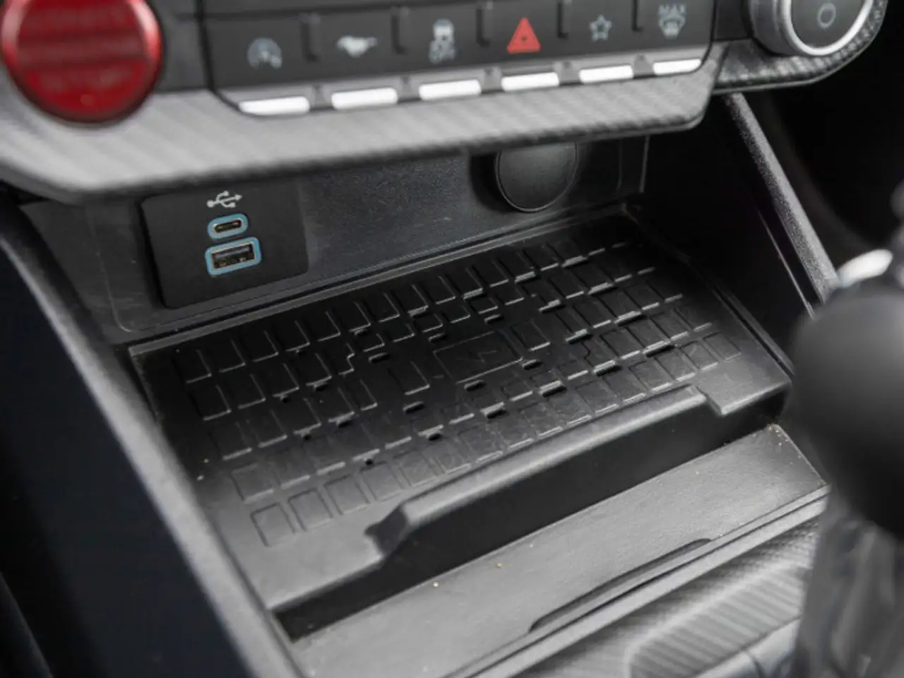 Ford Mustang - Image 13