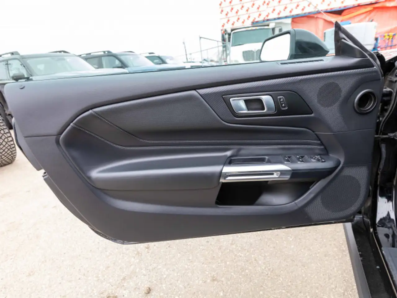 Ford Mustang - Image 20