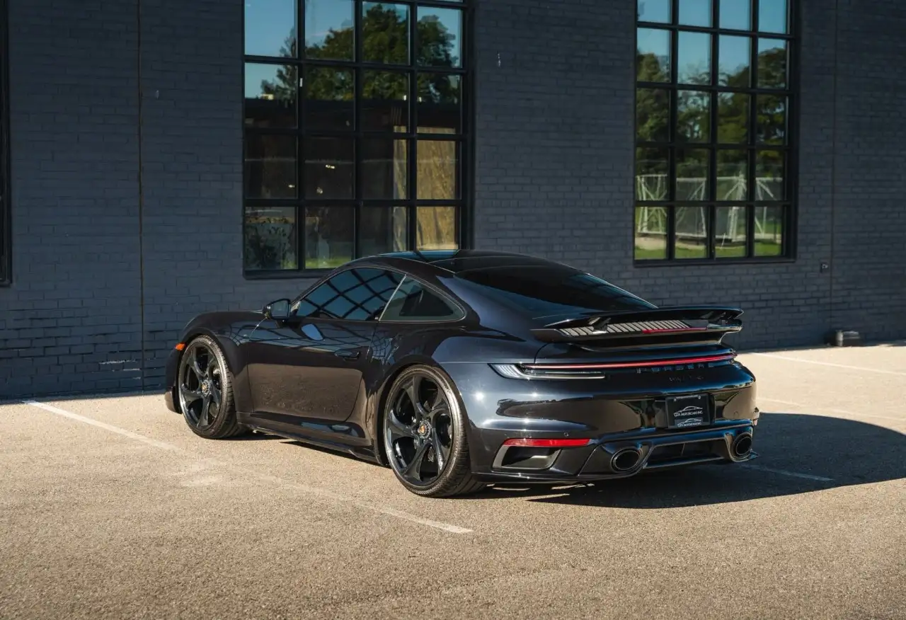Porsche 911 - Image 21