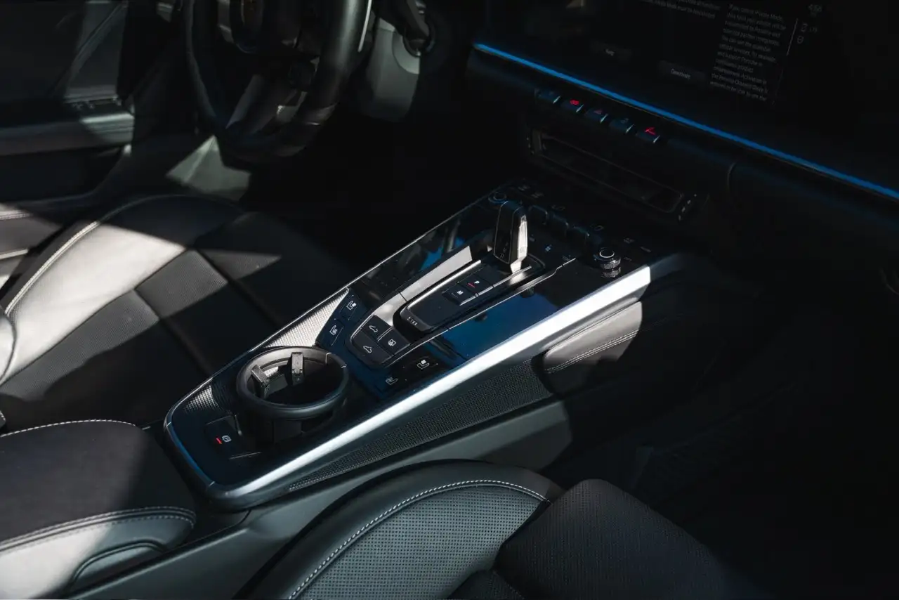 Porsche 911 - Image 34