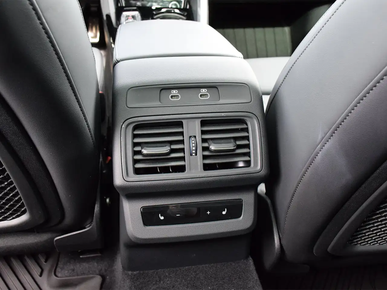 Audi SQ5 - Image 18