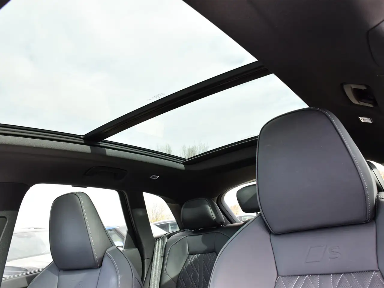 Audi SQ5 - Image 16