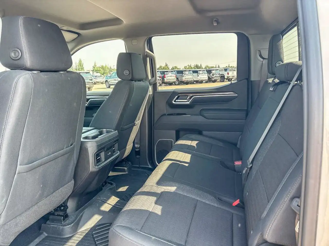 Chevrolet Silverado 1500 - Image 28