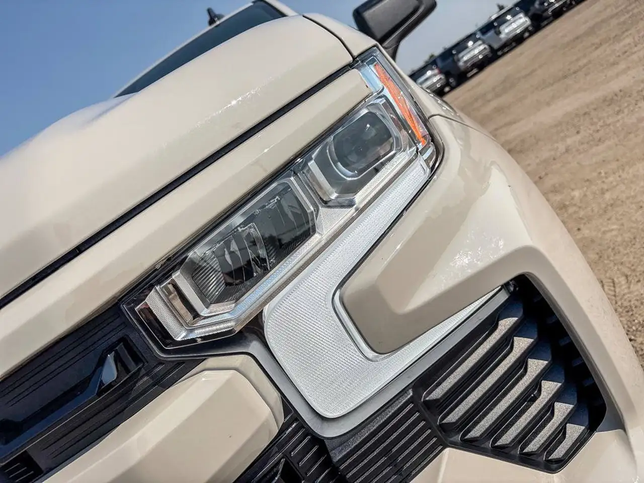 Chevrolet Silverado 1500 - Image 13