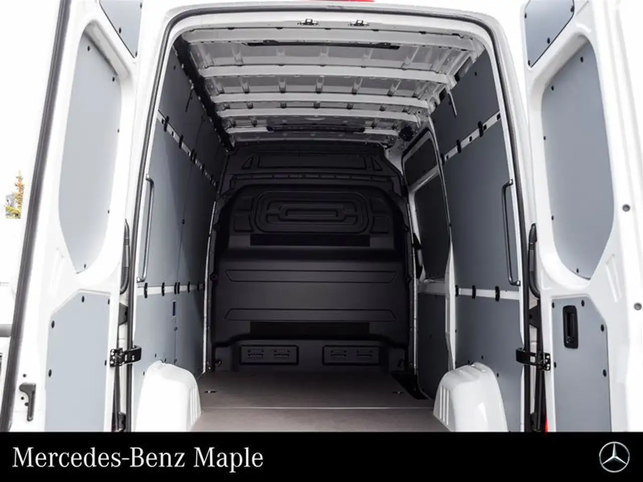 Mercedes-Benz Sprinter - Image 10