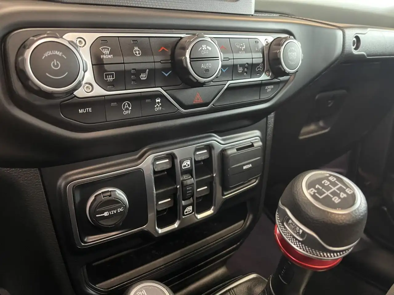 Jeep Gladiator - Image 16