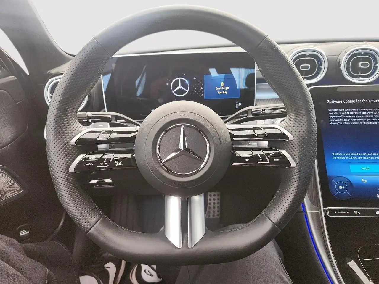 Mercedes-Benz C-Class - Image 16