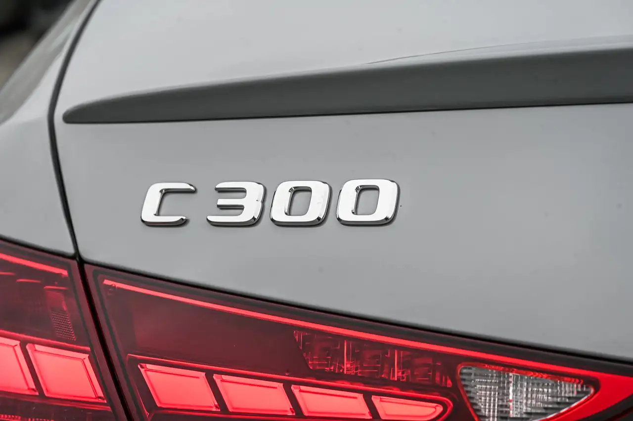 Mercedes-Benz C-Class - Image 7