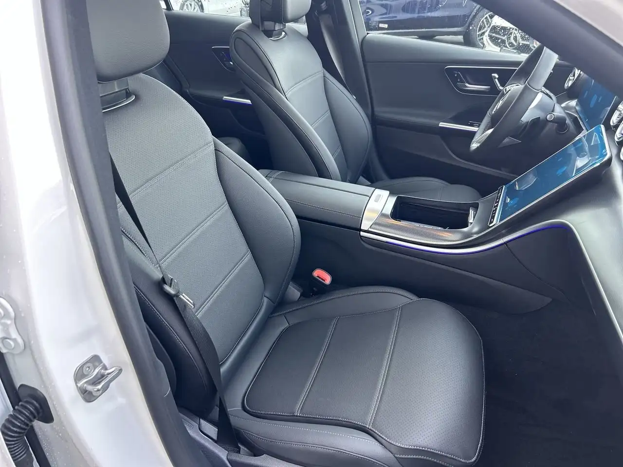 Mercedes-Benz C-Class - Image 33