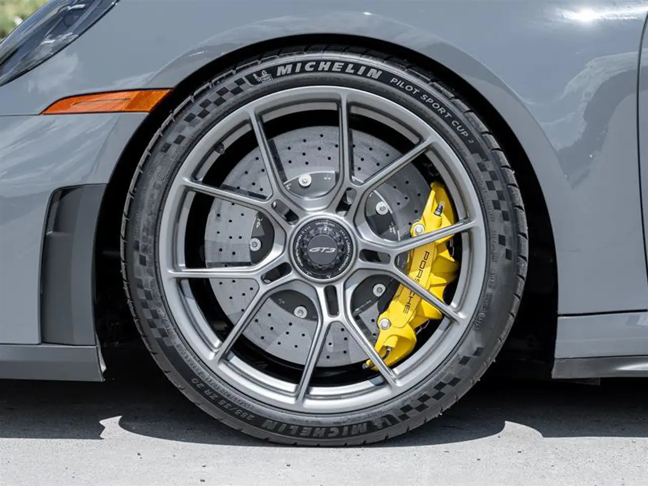 Porsche 911 - Image 15