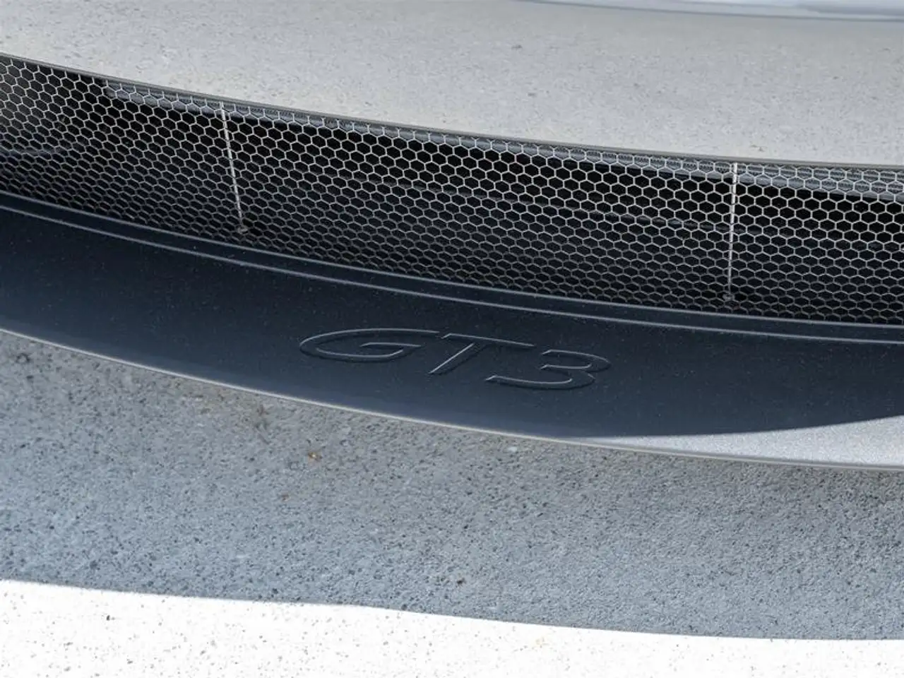 Porsche 911 - Image 24