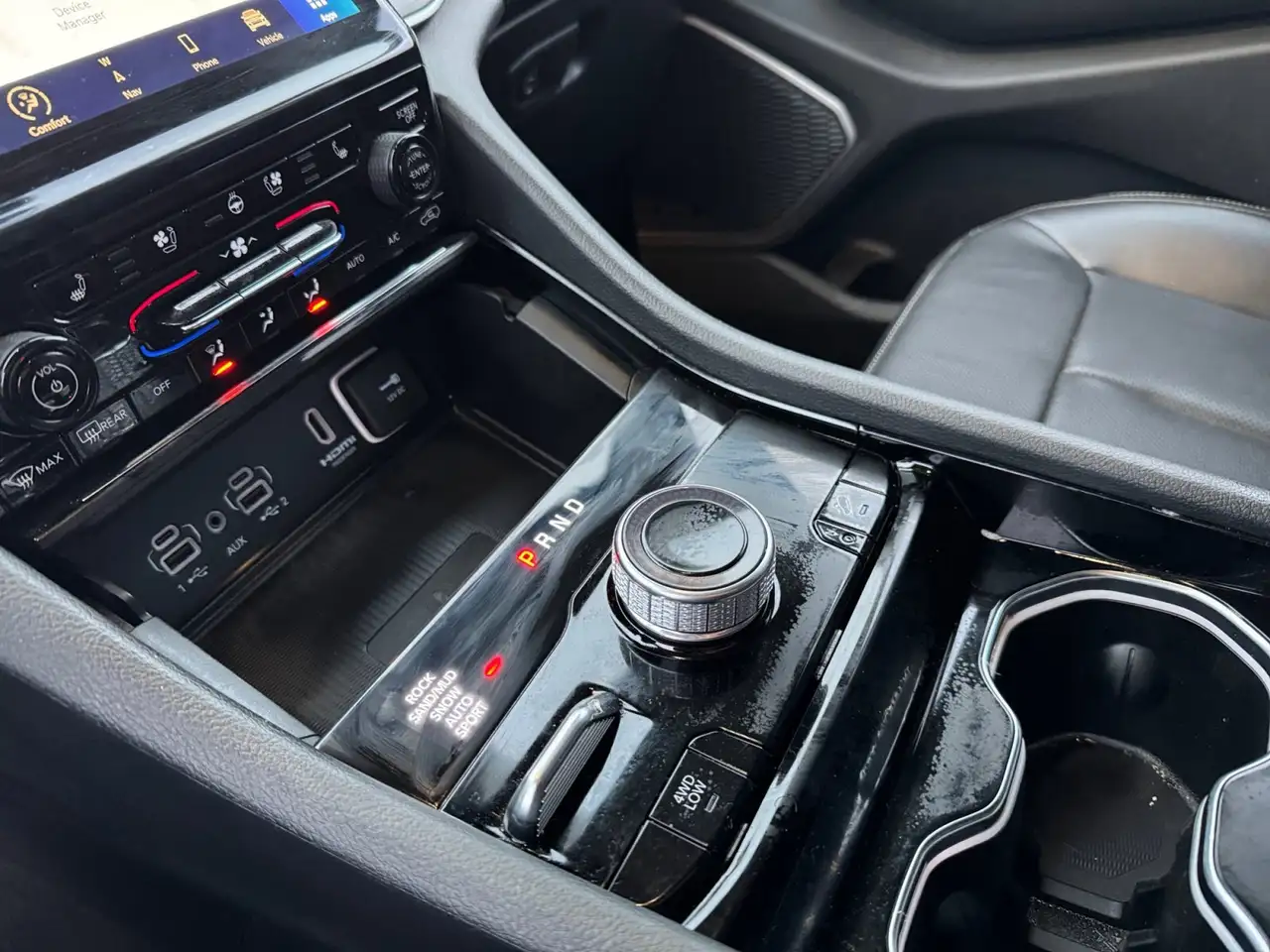Jeep Grand Cherokee - Image 14
