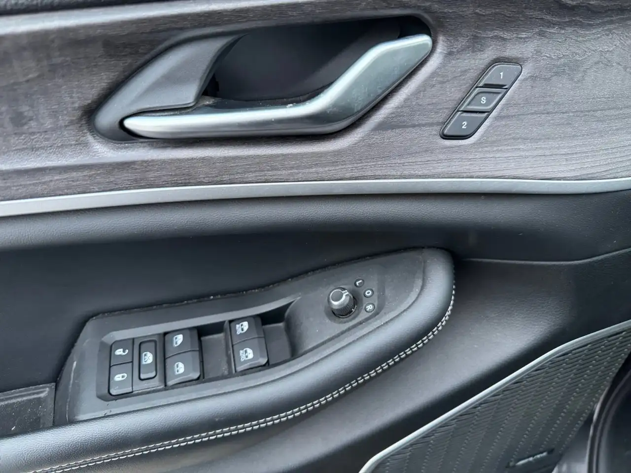 Jeep Grand Cherokee - Image 11